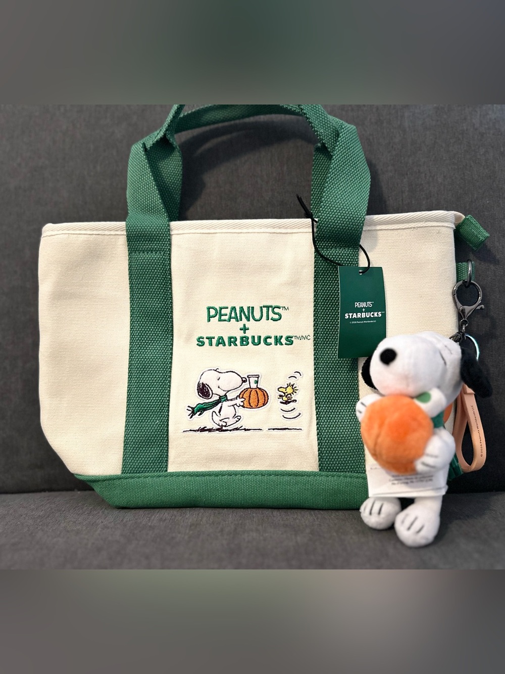 Starbucks + Peanuts Collaboration Snoopy Tote with Bag Charm